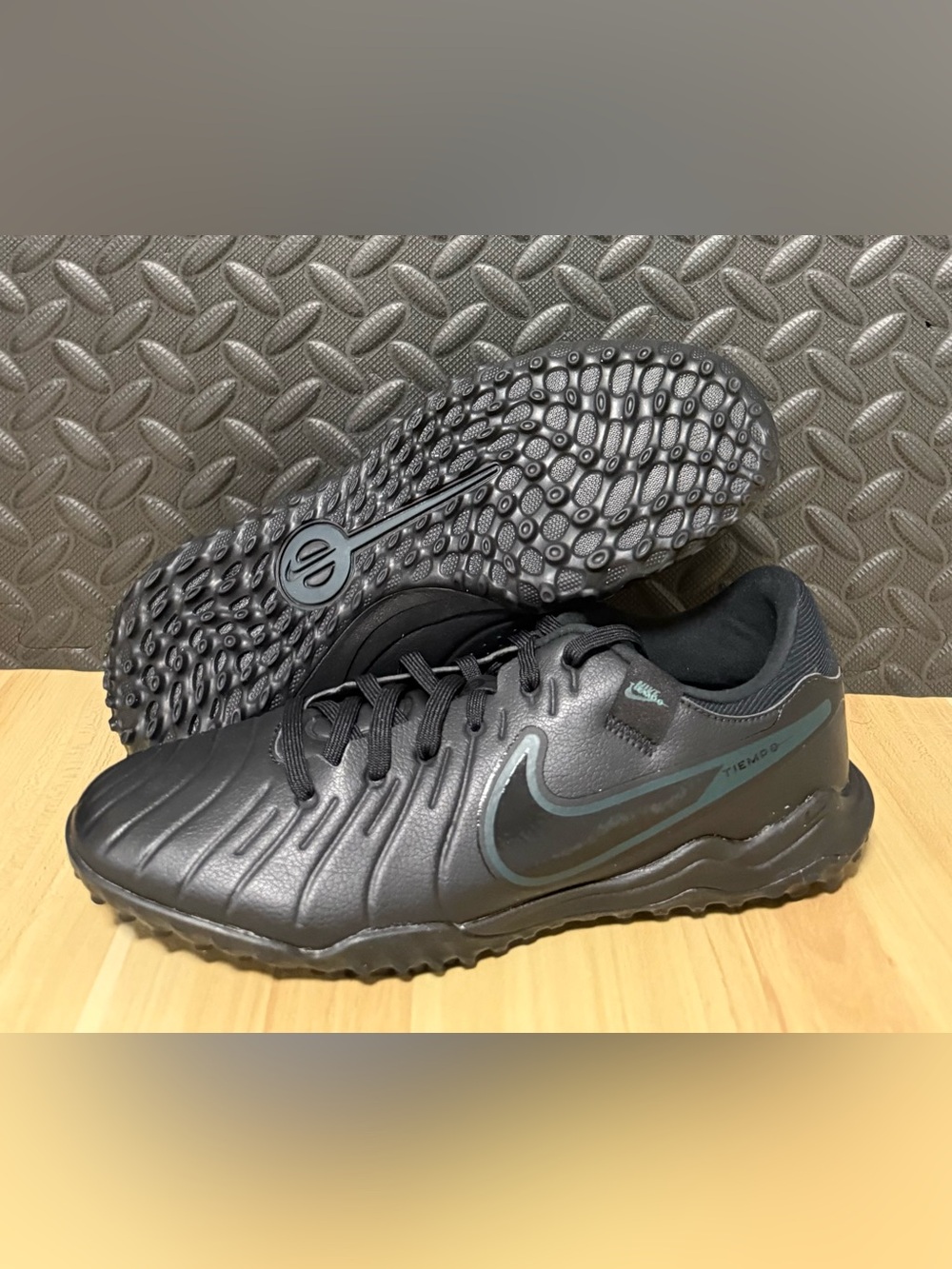Nike Tiempo Legend 10 Academy TF Soccer Cleats Shoes Black DV4342-002 Mens Sz 6